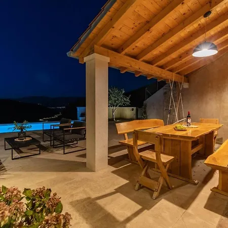 Ani! Traditional And Luxurious 4-bedroom With Heated Pool And Sea Views *