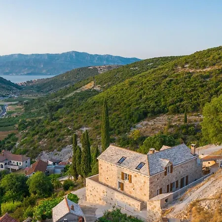 Vila Ani! Traditional And Luxurious 4-bedroom With Heated Pool And Sea Views