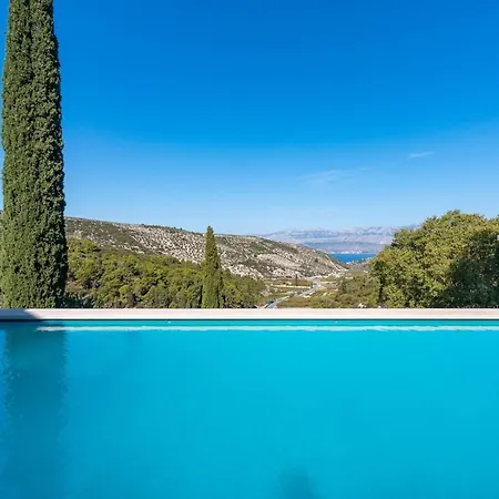 Vila Ani! Traditional And Luxurious 4-bedroom With Heated Pool And Sea Views *
