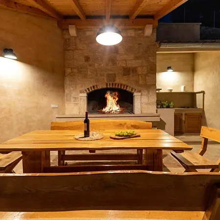 Ani! Traditional And Luxurious 4-bedroom With Heated Pool And Sea Views * Postira
